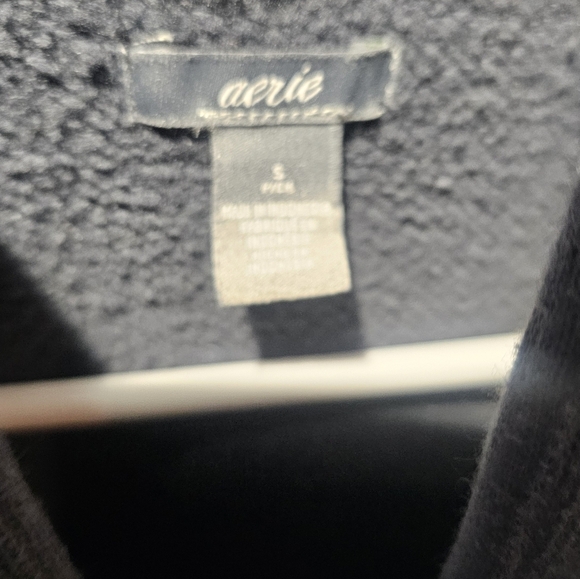 Aerie VGUC Small Oversized Hoodie for Women PTP 23 - Small Amount Of Wash Wear - Picture 4 of 4